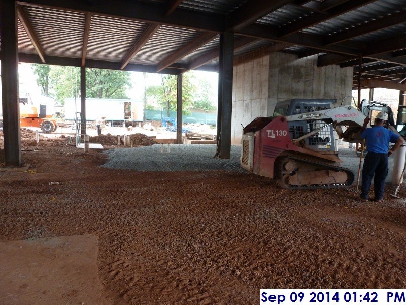 Continued laying out gravel at the Main Loby (102) Facing North (800x600)